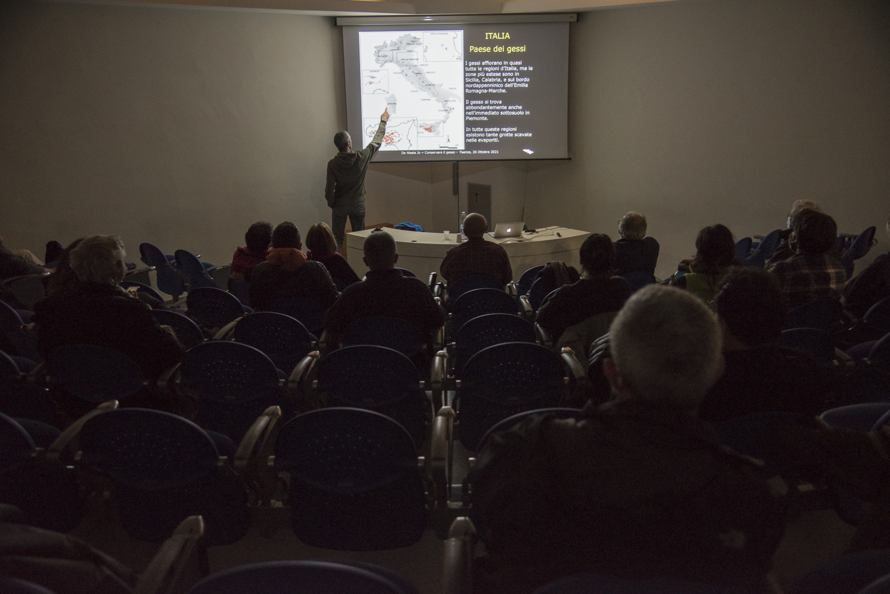 Faenza, Museo Malmerendi, 26 ottobre 2021. Assemblea pubblica per la discussione sulla pubblicazione dello studio commissionato dalla Regione ER sulla cava di Monte Tondo.